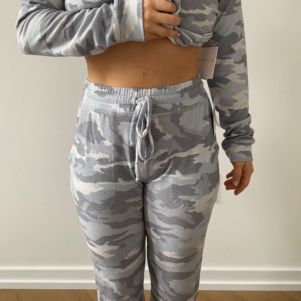 Beyond Yoga Camo Hacci Living Easy Sweatpant